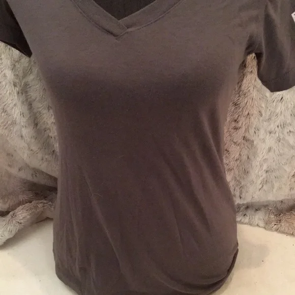 Tan Fitted V-Neck Short Sleeve T-Shirt - Picture 3 of 12
